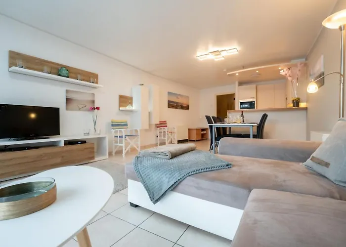 Breduynia With Balcony By Interhome Appartement *